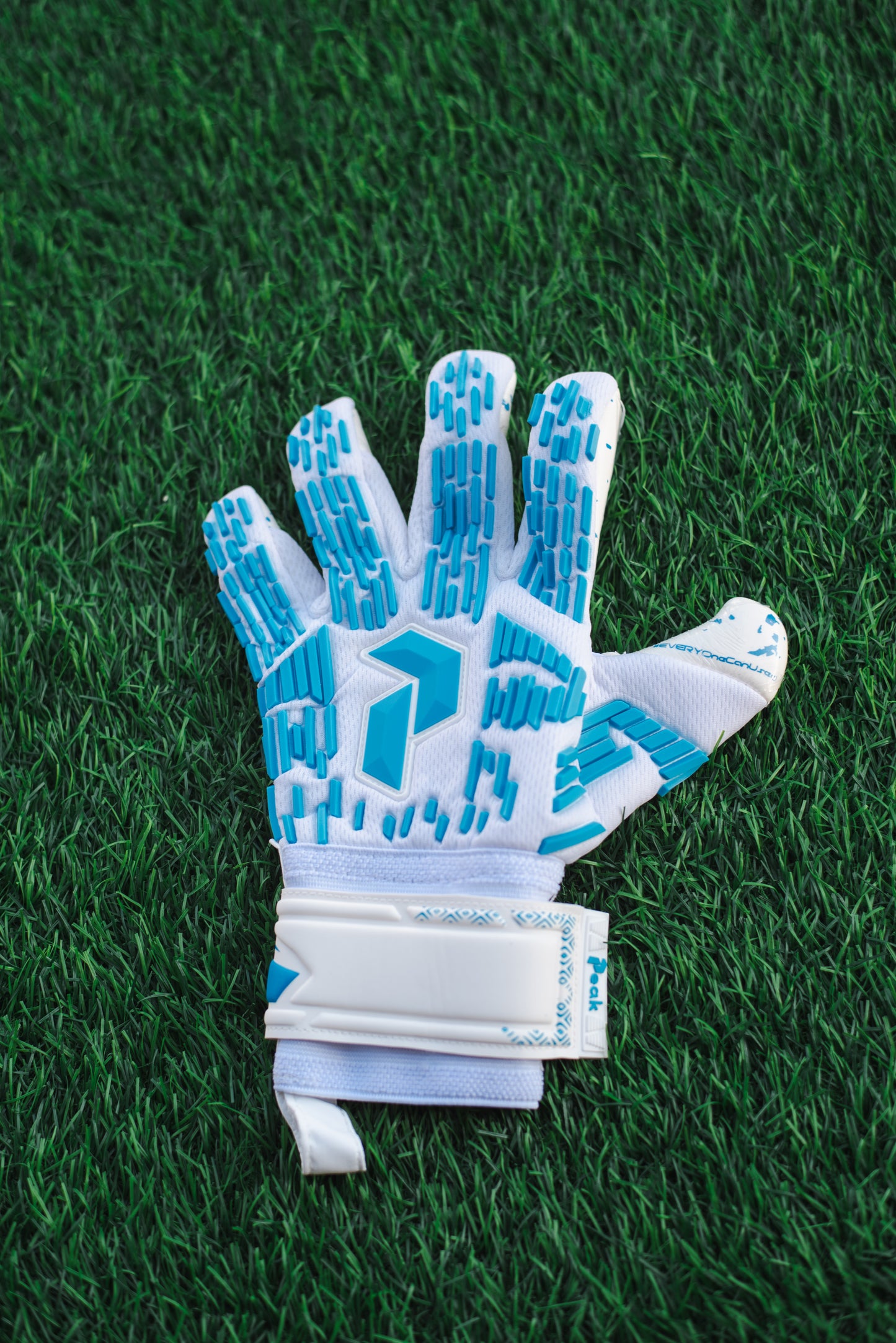 Peak Performance Apex teal Goalkeeper Gloves