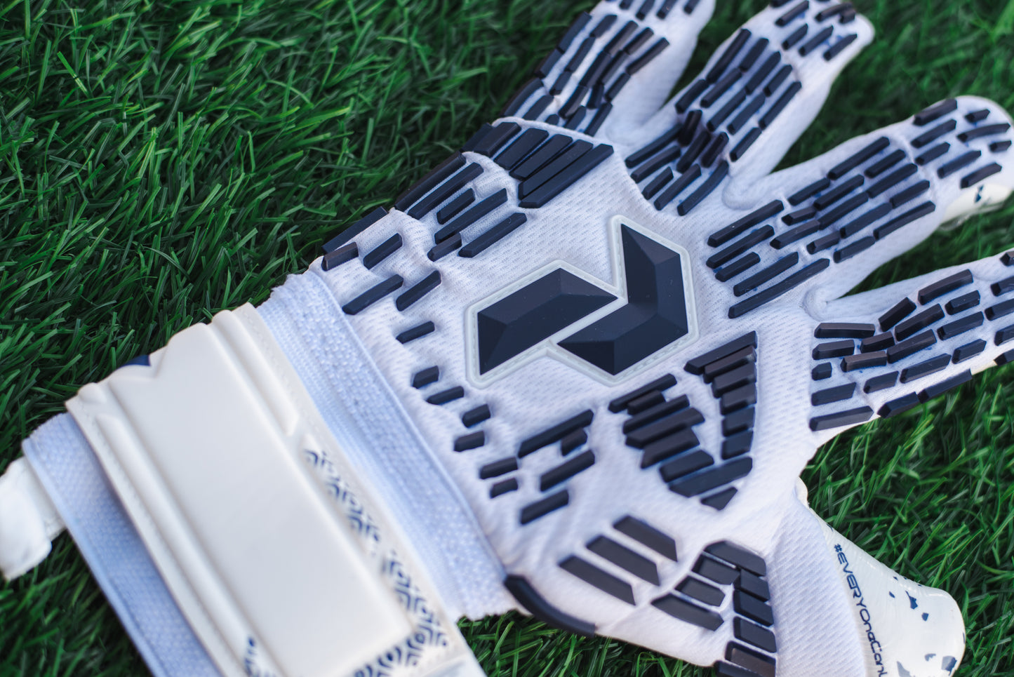 Peak Performance Apex navy Goalkeeper Gloves