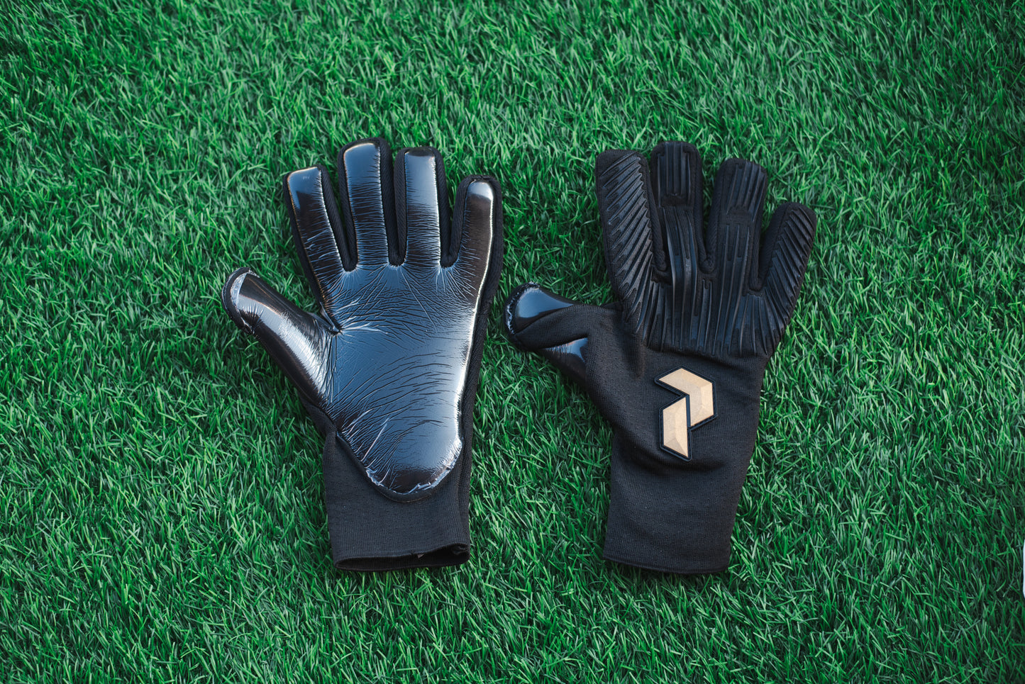 Peak Performance NEW GEN Goalkeeper Gloves
