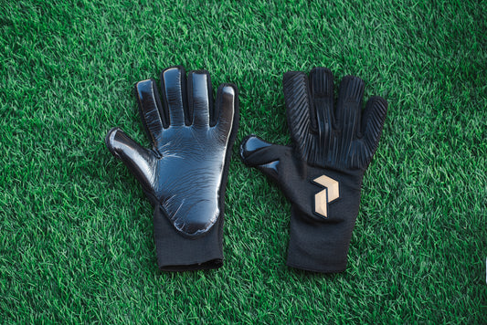Peak Performance NEW GEN Goalkeeper Gloves