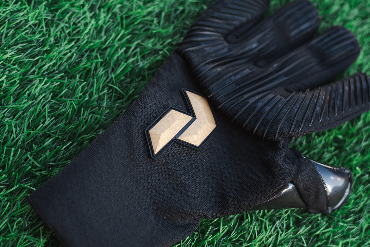 Peak Performance NEW GEN Goalkeeper Gloves